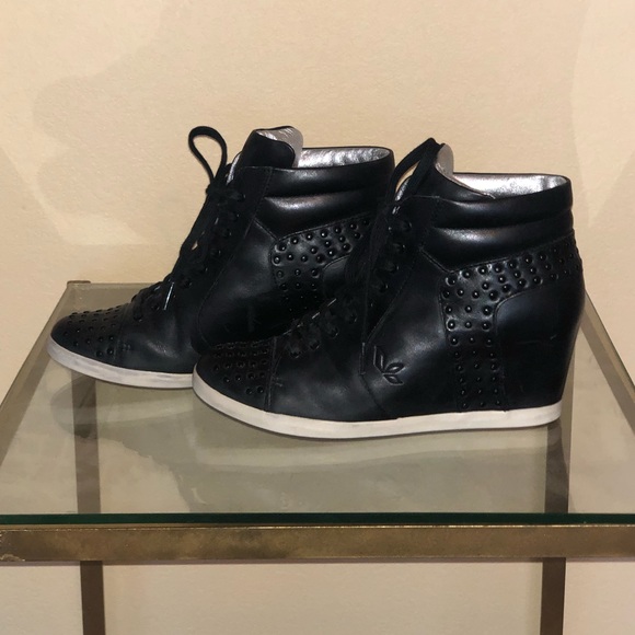 Koolaburra Booties Lace up Kenny Leather Size 7 - Picture 2 of 6